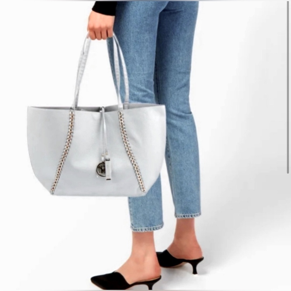 Badgley Mischka women's large tote decorative chain bag Light Gray. NWT - Picture 2 of 4